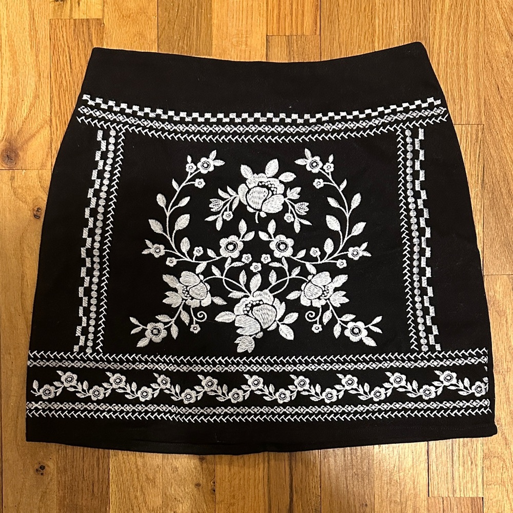 Francesca's Black and White Flower Embroidered Skirt